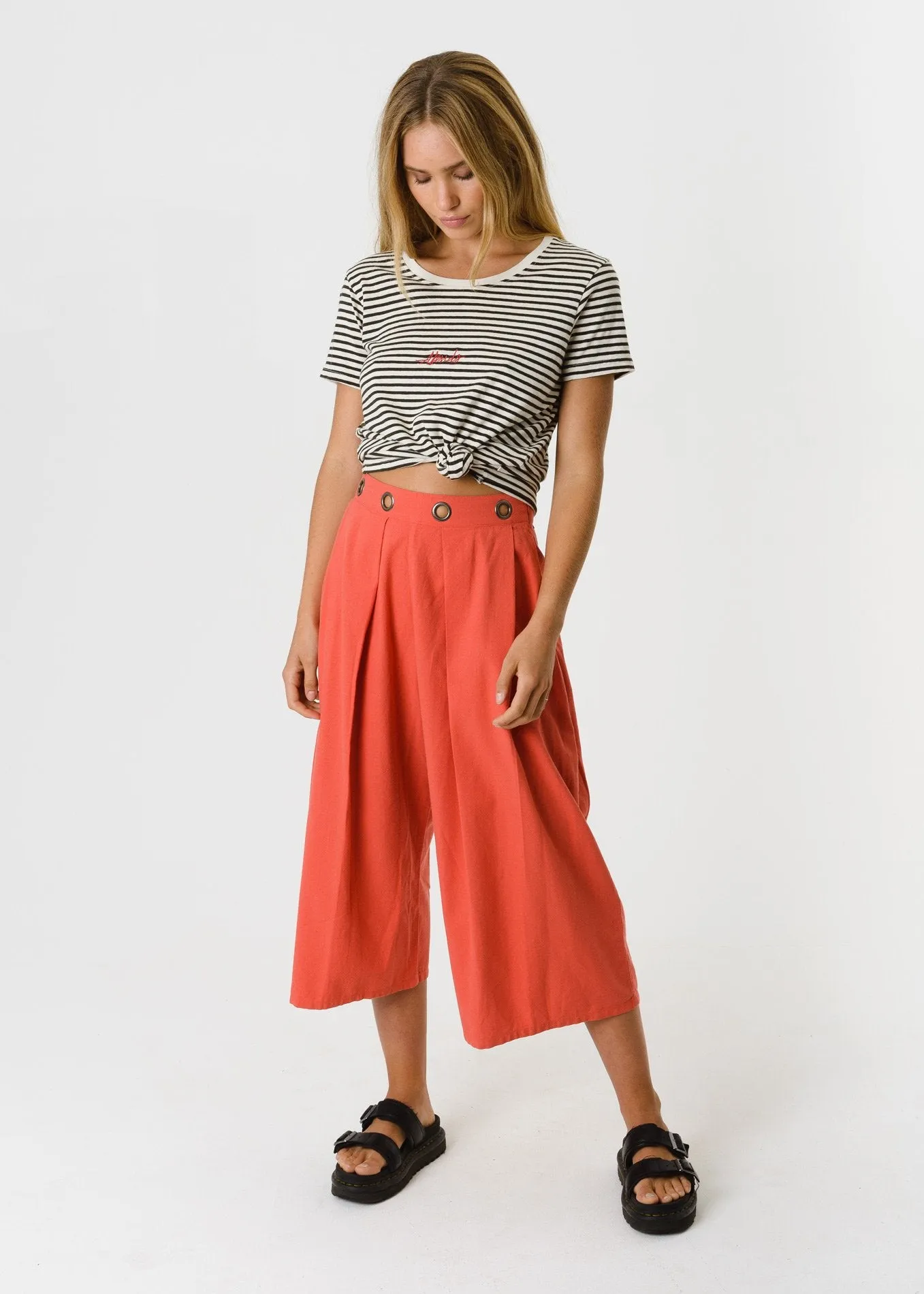 Afends Womens Beat - Hemp Standard Fit Tee