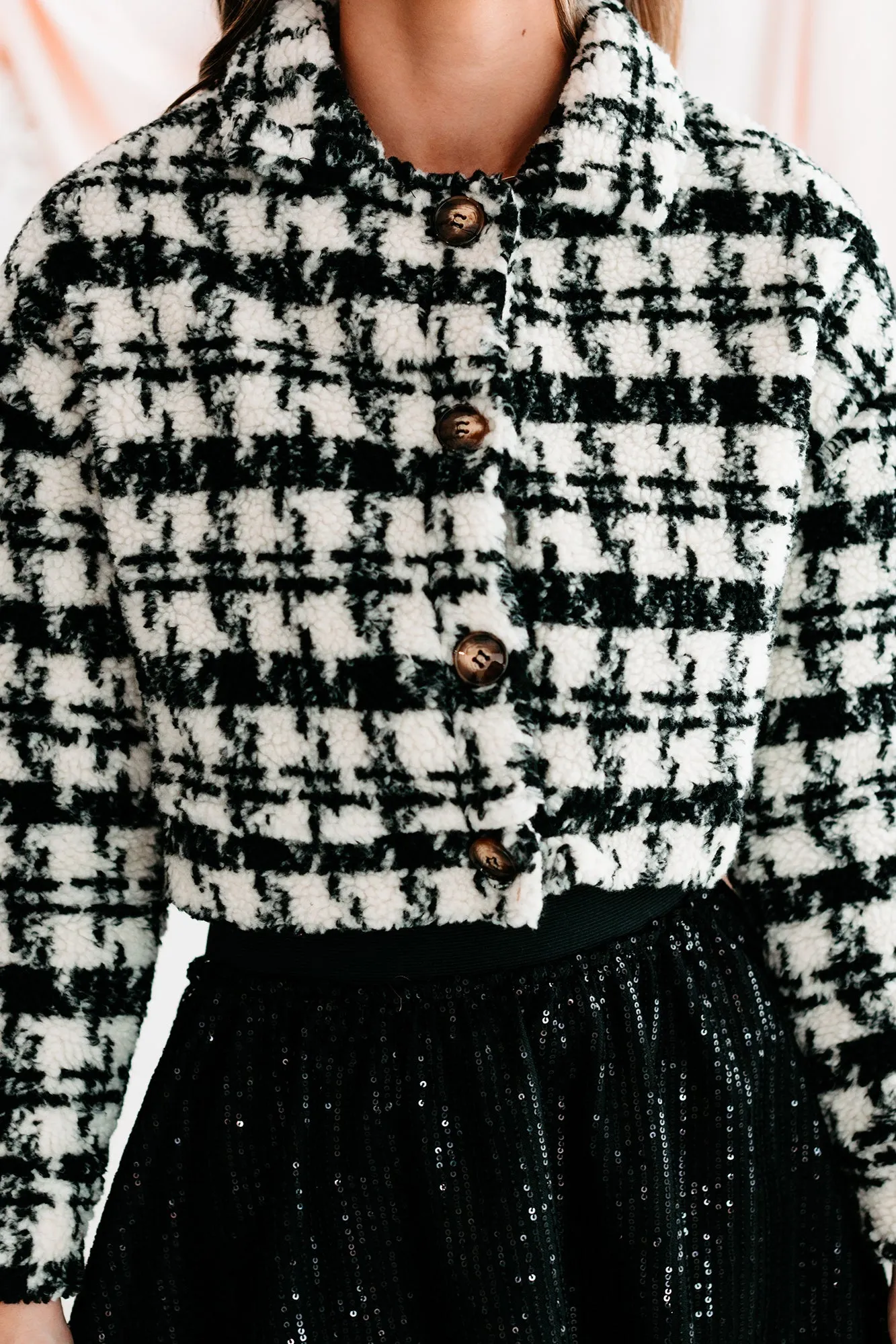 Hold Me Forever Houndstooth Print Cropped Sherpa Jacket (Black)