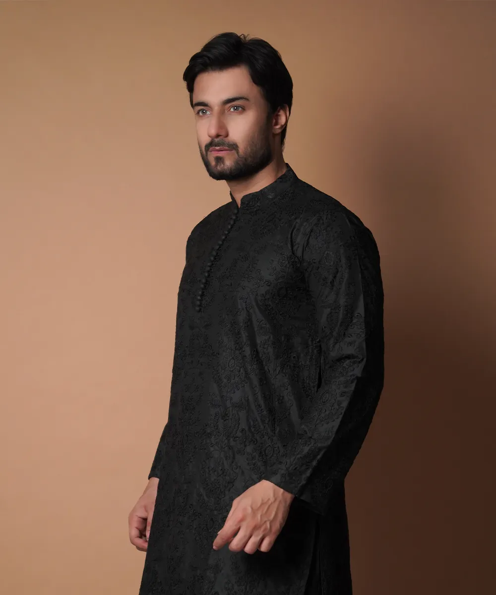 Jugnoo - Matte black embroidered kurta/pants set