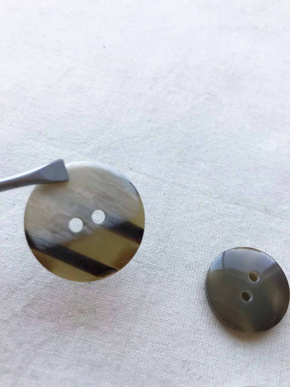 Updated! Avant Taupe Striped Brushstroke Buttons Per Doz